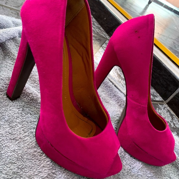 Magenta Shoes - Picture 2 of 2